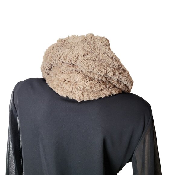 Plush Infinity Scarf Womens Faux Fur Soft Cozy Beige Winter Accessory - Picture 4 of 13